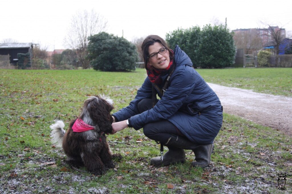 Mit Lehrerin Katrin Lange in der Pause auf der Hundewiese.